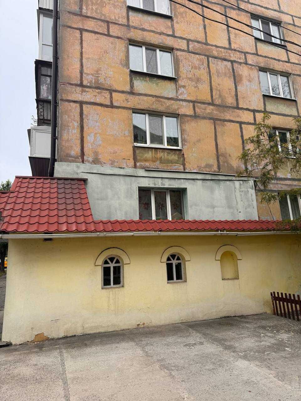 Продам 2 комн квартиру пр. Богдана Хмельницького 45