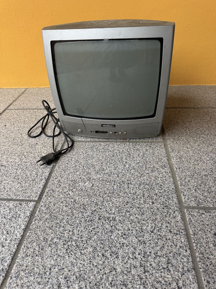 Televisao Mitsai a trabalhar para desocupar