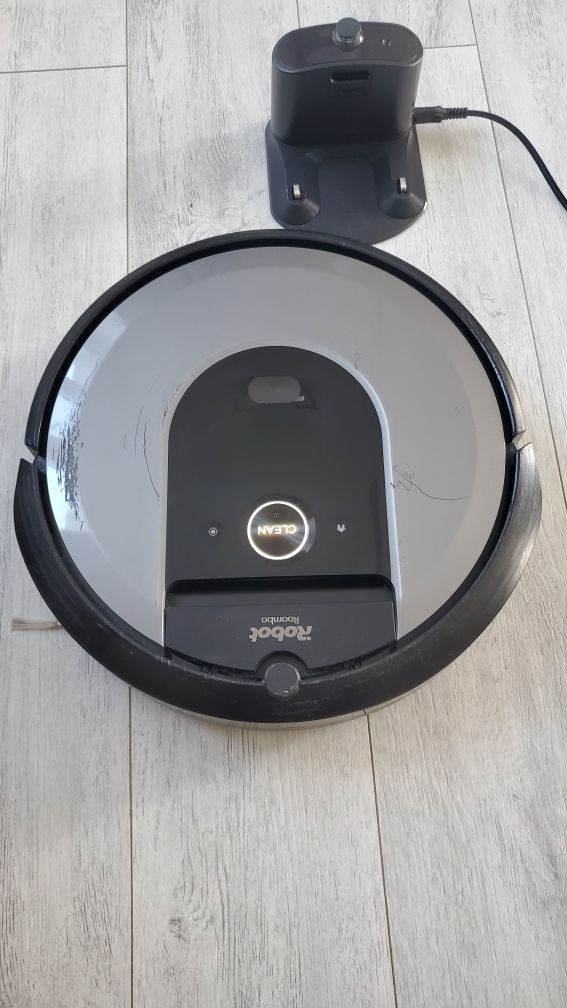 Irobot  roomba i 7.