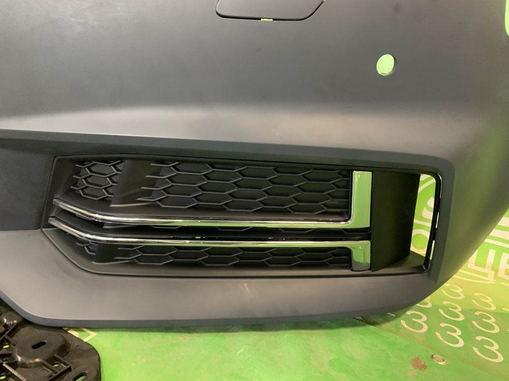 Бампер передній в зборі Audi A4 B9 S-line 2015 2016 2019 фара