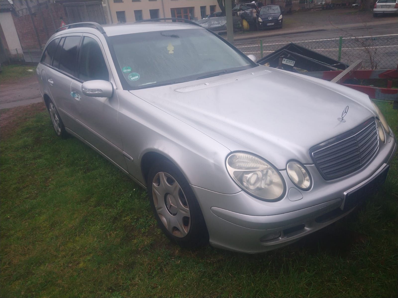 Mercedes  Benz W 211 w całości na części