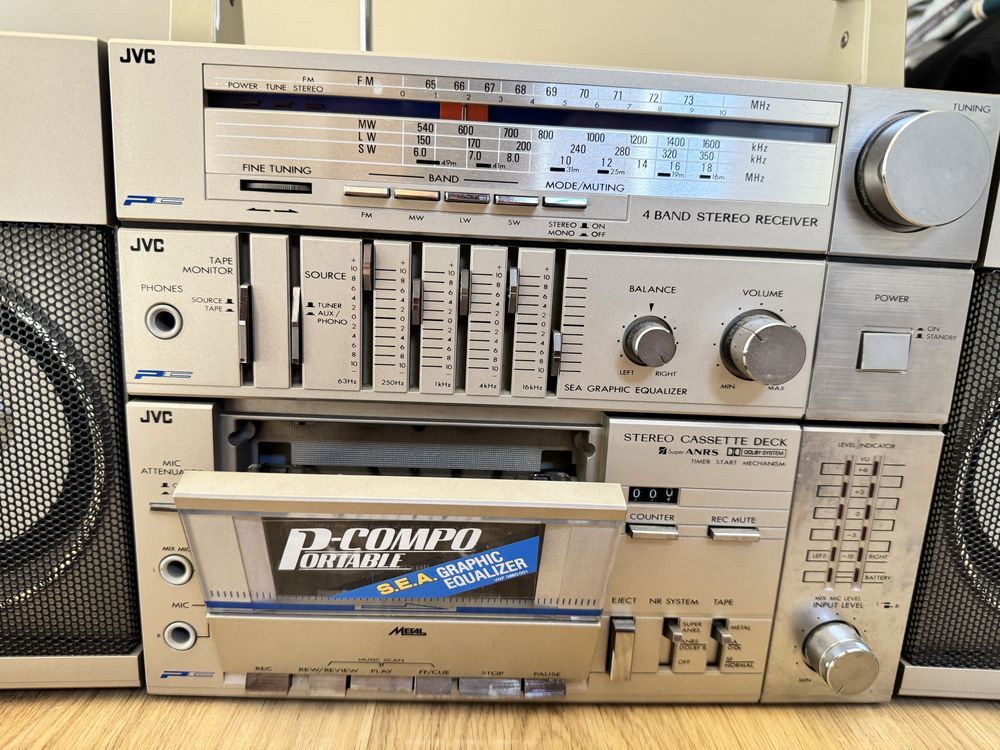 Magnetofon JVC- stary model