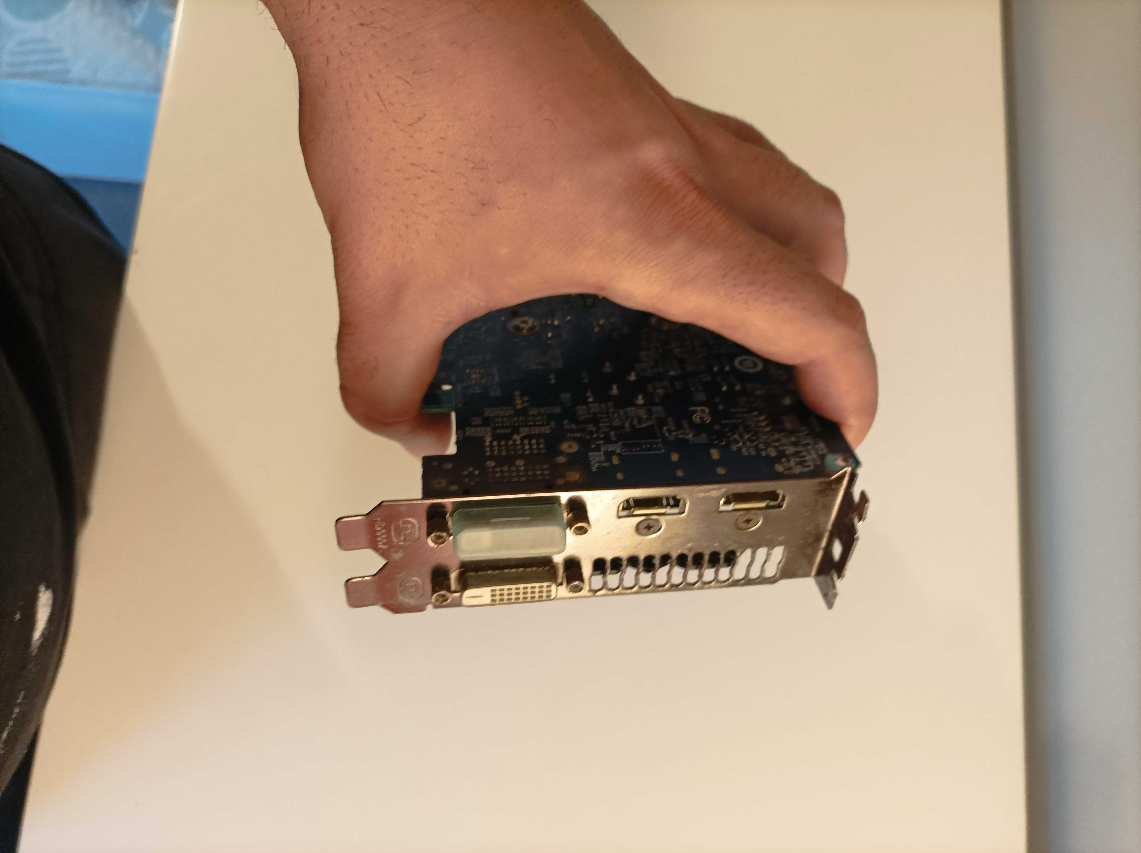 Placa Gráfica Gigabyte Windforce GeForce GTX 750 Ti OC