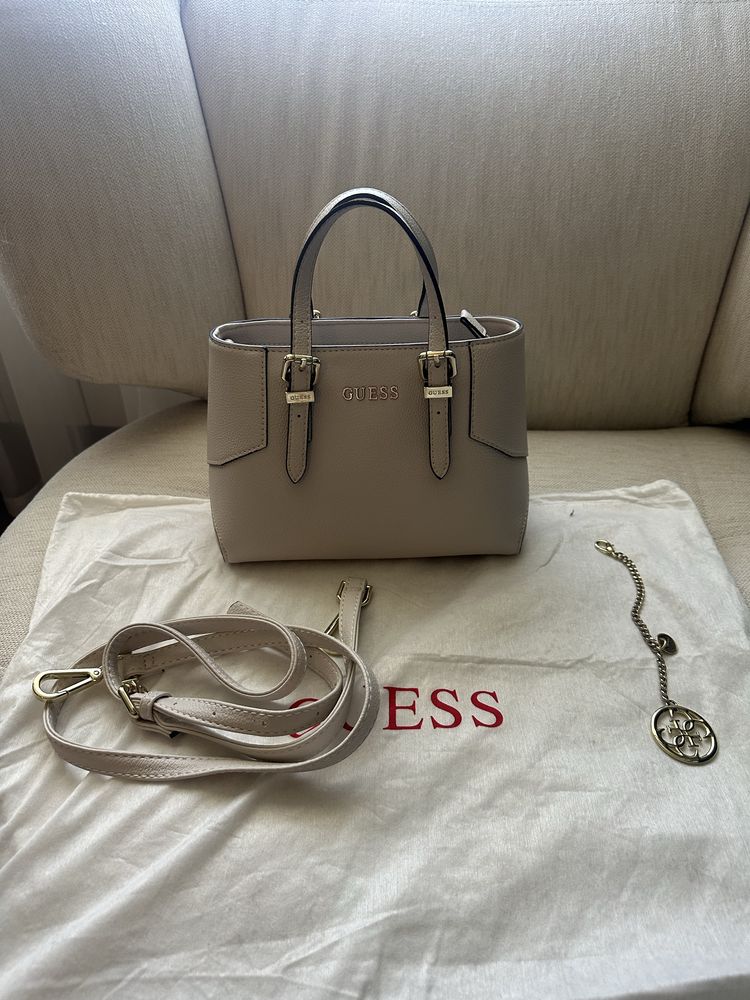 Сумка  жіночя  Guess ( оригінал )