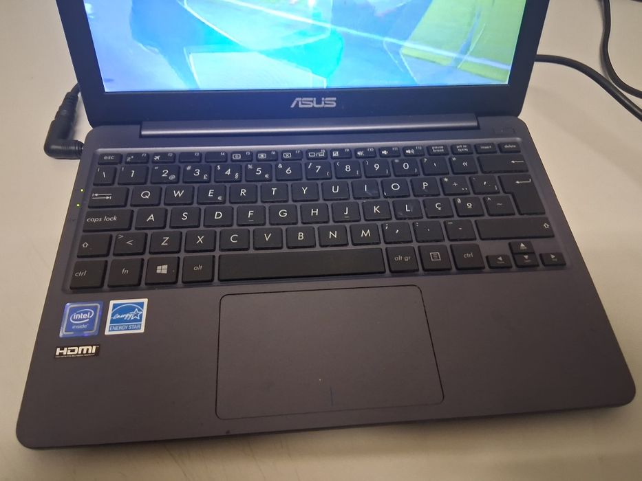 Asus E203n portatil