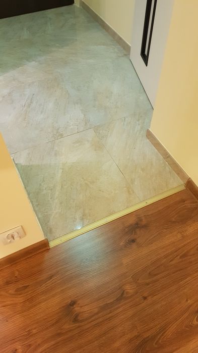 Płytki sprzedam tanio