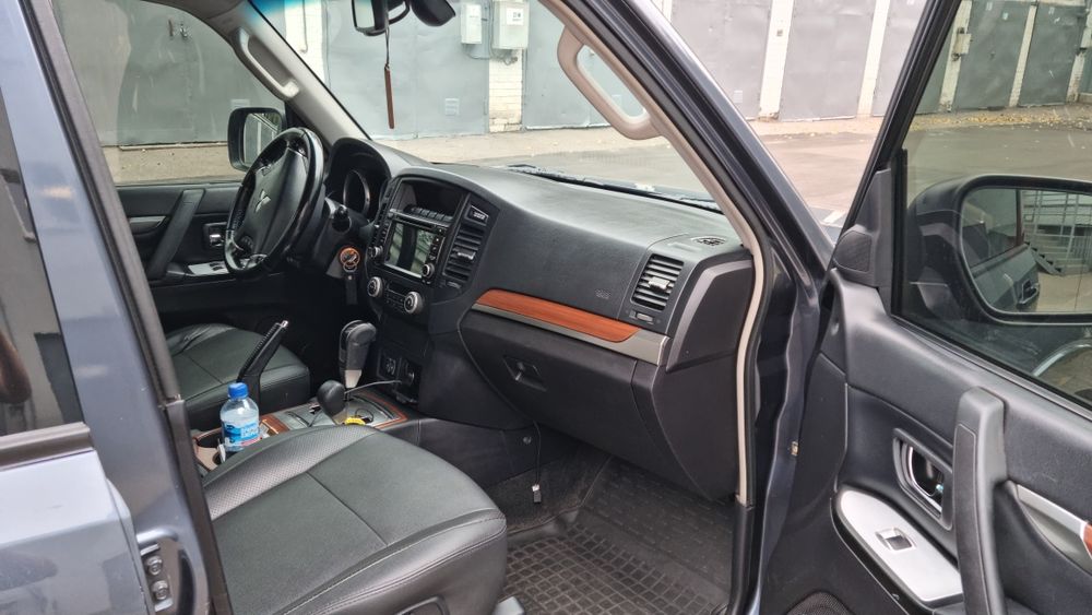 Mitsubishi Pajero Wagon 4