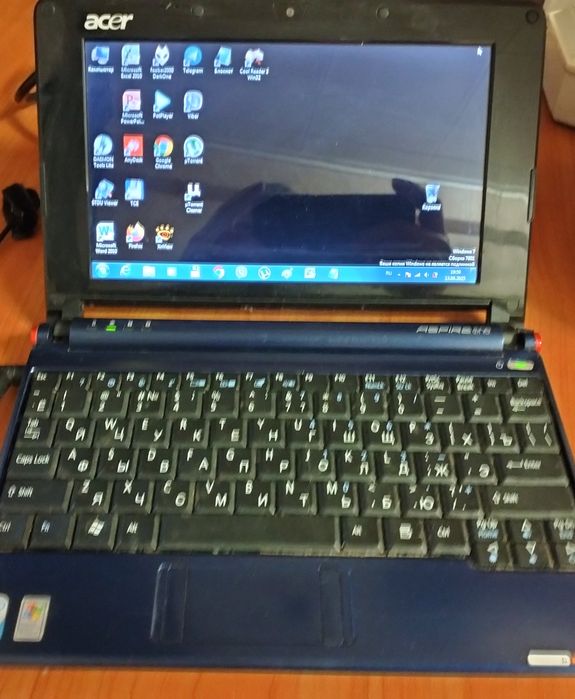 Ноутбук Acer Aspire One ZG5 (Intel Atom N270, 1 ГБ, 120 Гб HDD, WiFi,