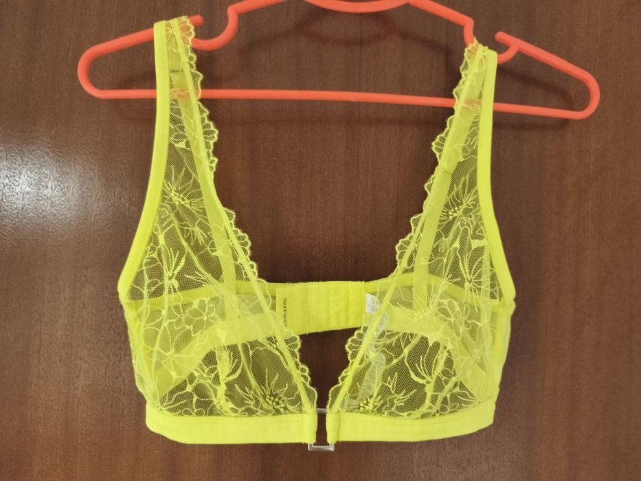 Vendo  3 peças NOVOS* Intimissimi 2  Soutiens+ 1+ Cueca Tule cor Amare