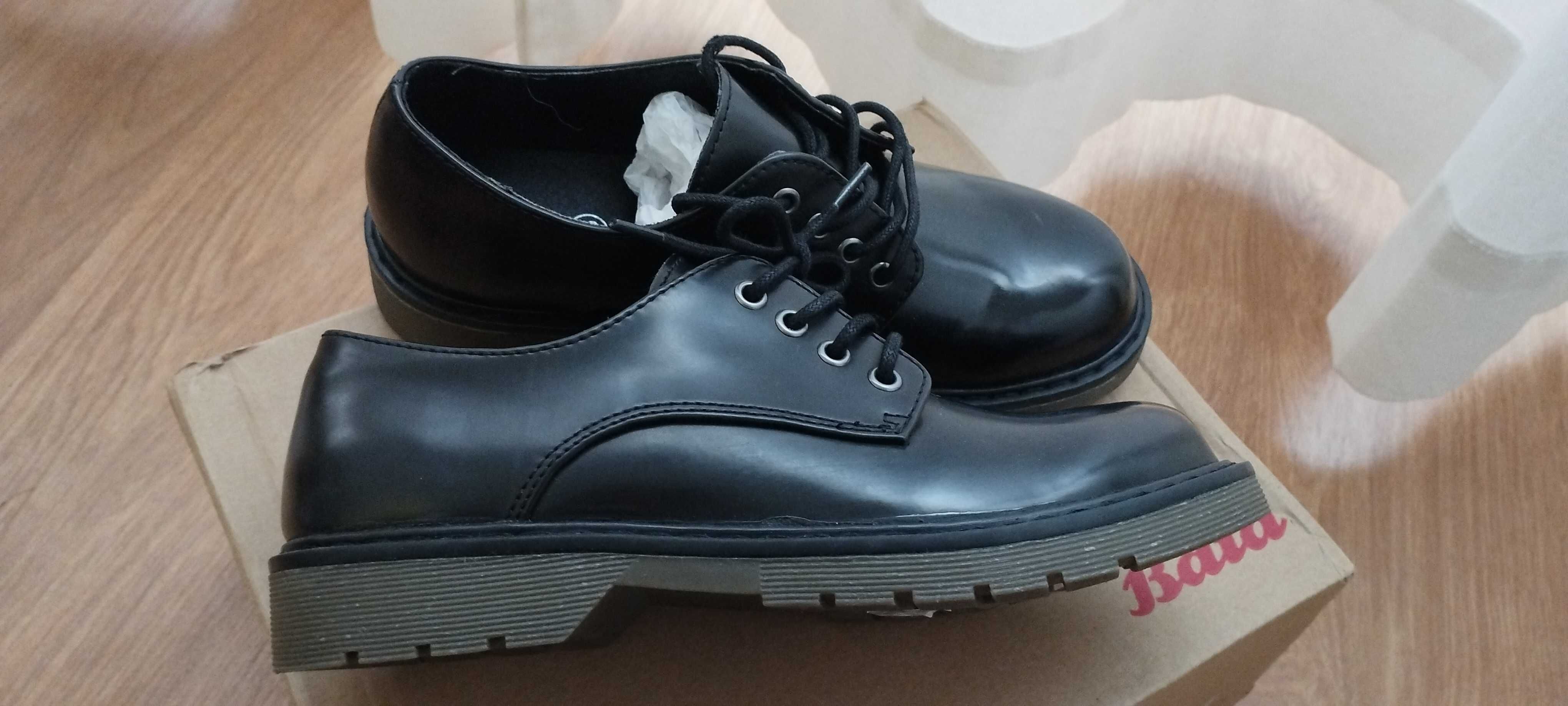 Sapatos pretos unisexo n33 mini Bata