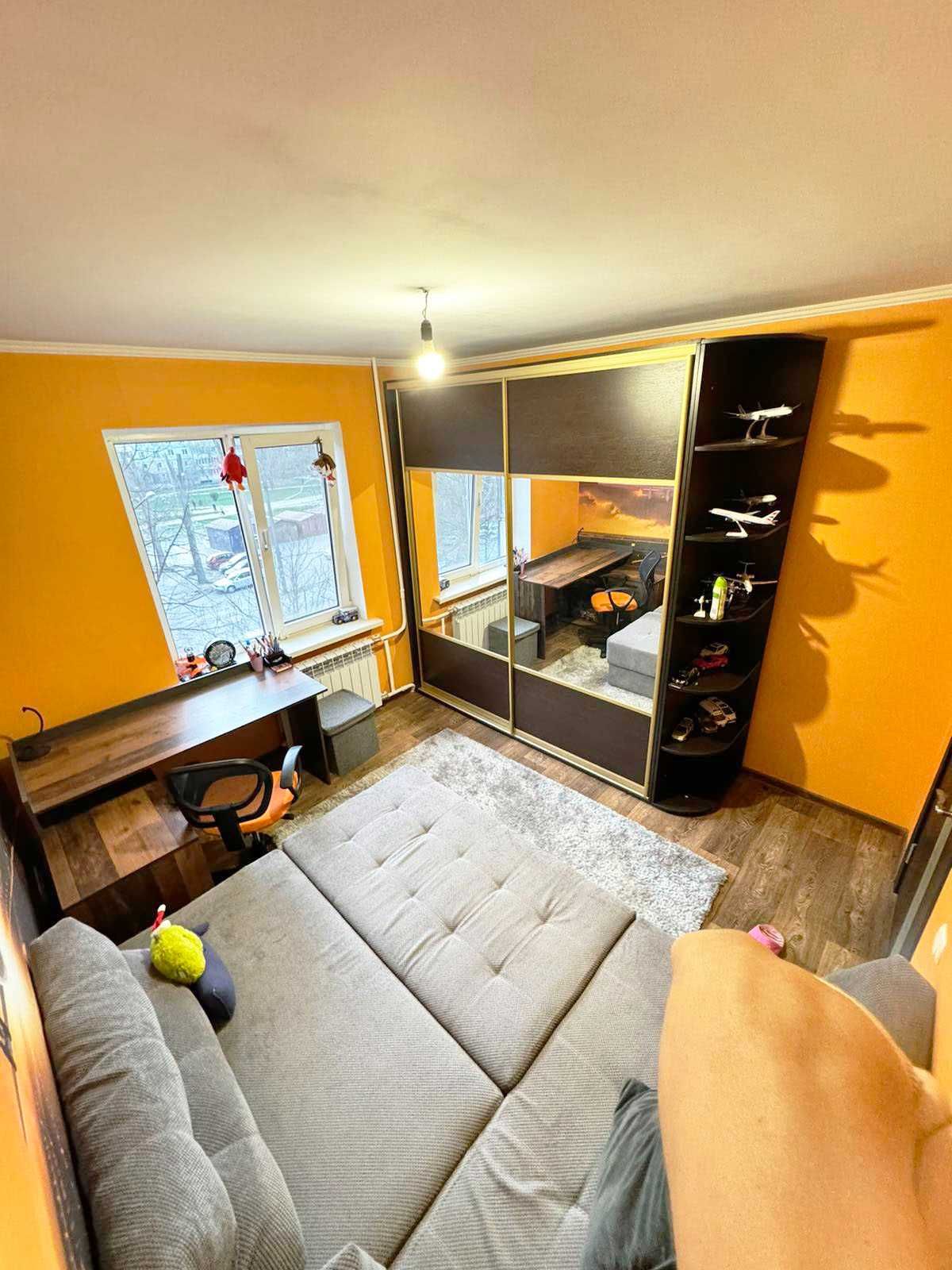 Продам 2-кімнатну квартиру в Бородинському мкрні