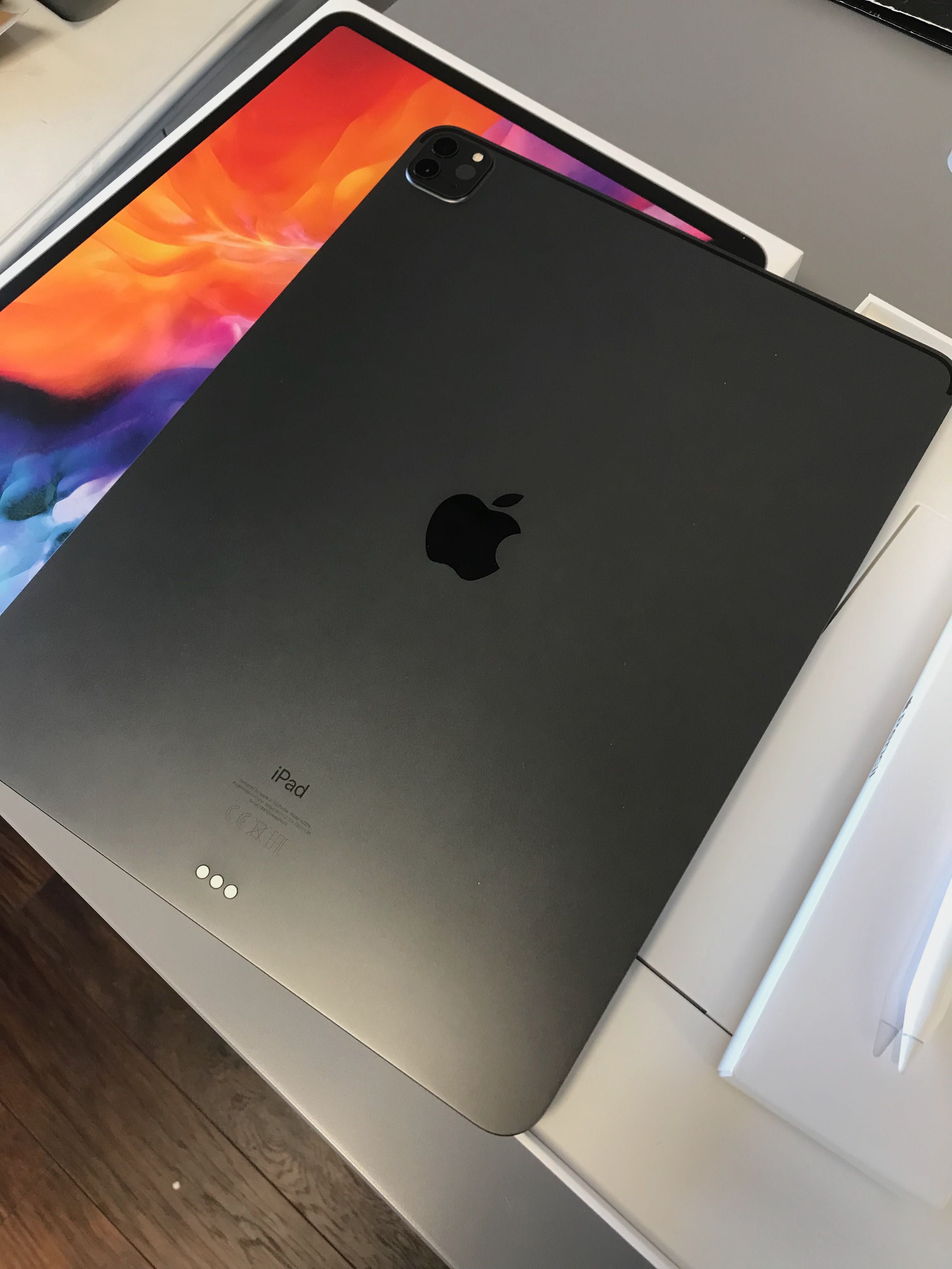 iPad Pro 12,9  rok 2020  pamięć 128GB WiFi jak nowy + Pencil 2