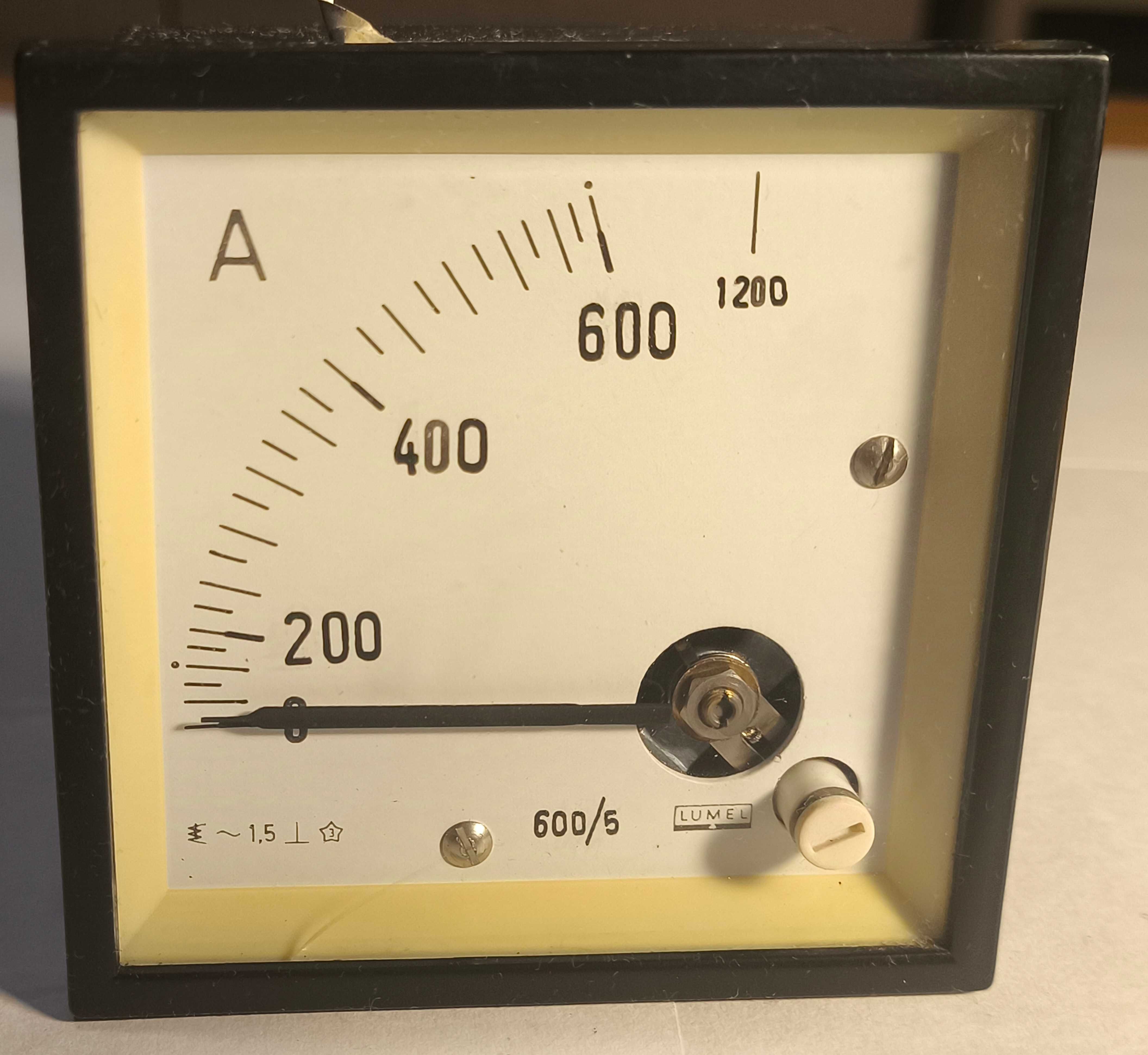 Miernik lumel tablicowy 5/50A 5/100A 5/200A 5/600A zatrzaski montażowe