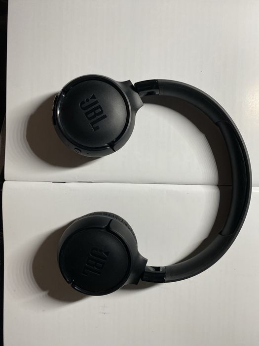 СРОЧНО Наушники JBL tune 520BT