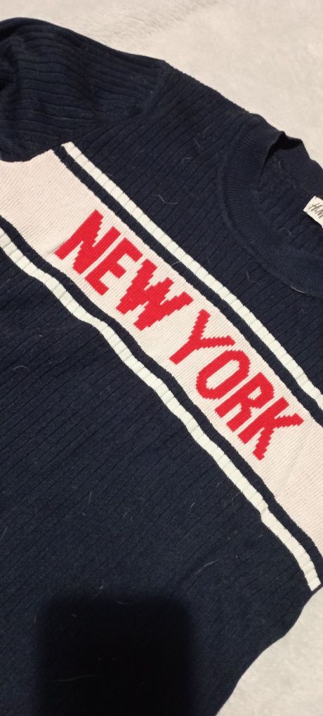 Granatowy sweter z napisem New York, H&M
