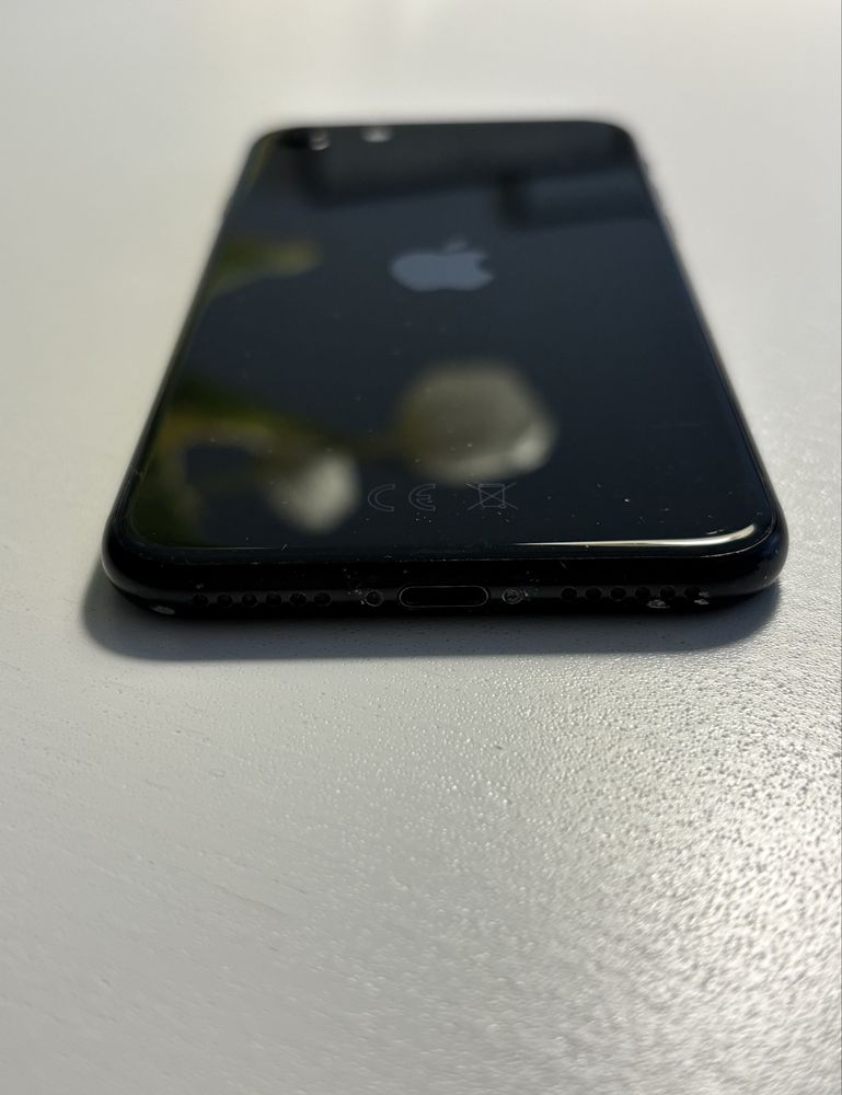 Iphone SE 2020 w świetnym stanie
