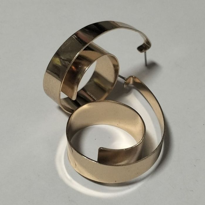 Brincos de aço inoxidável dourado