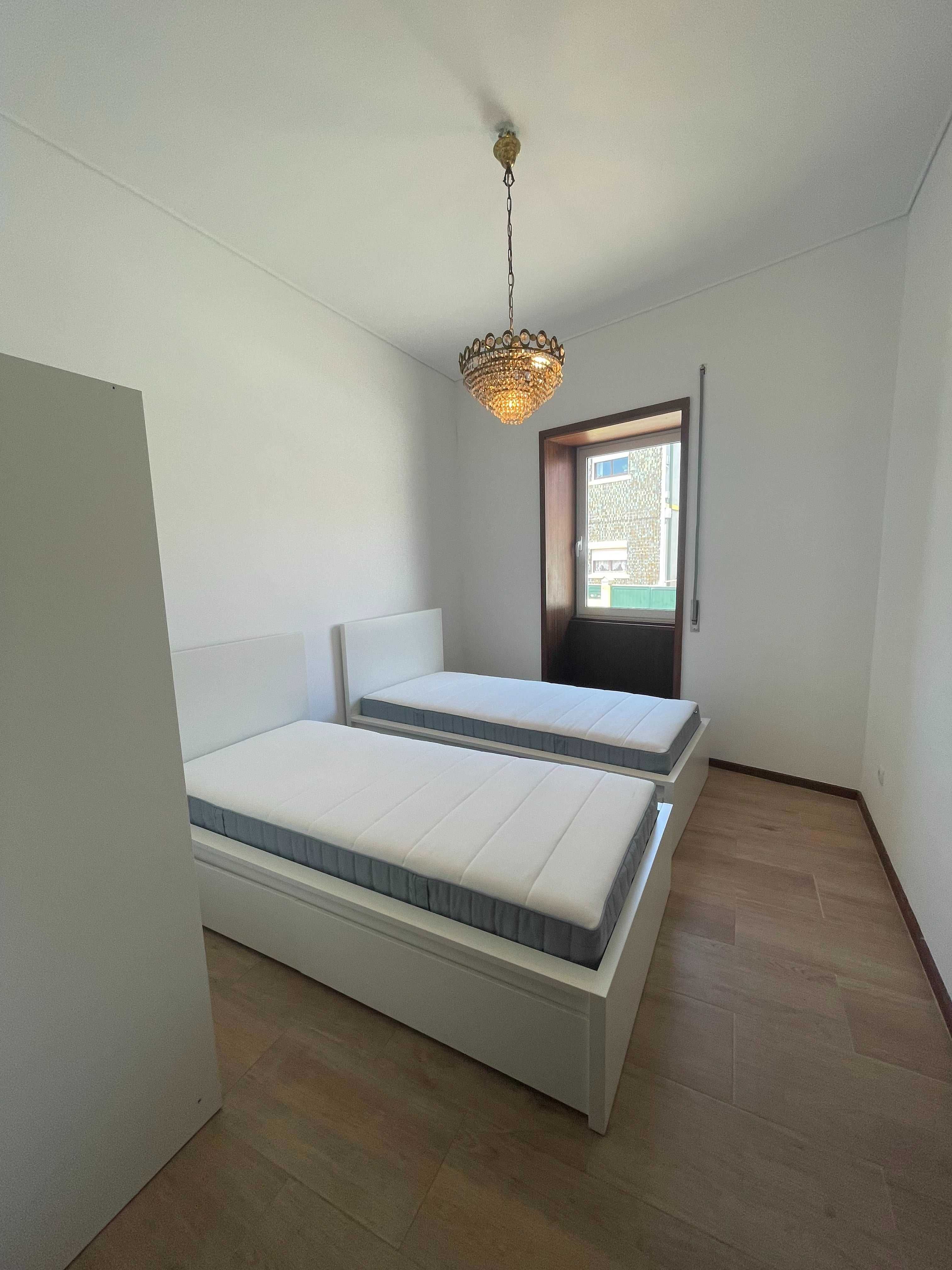 Cama em quarto duplo junto à Fox de Gaia