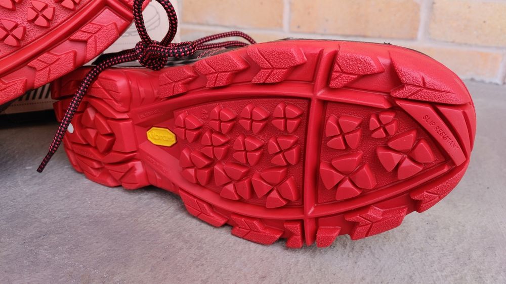 Panda obuwie robocze vibram nowe 43