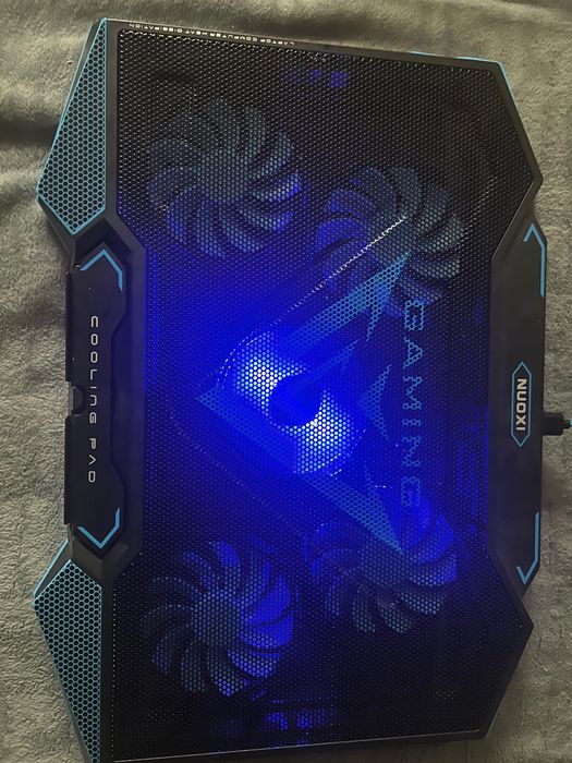 Охолоджуюча підставка під ноутбук