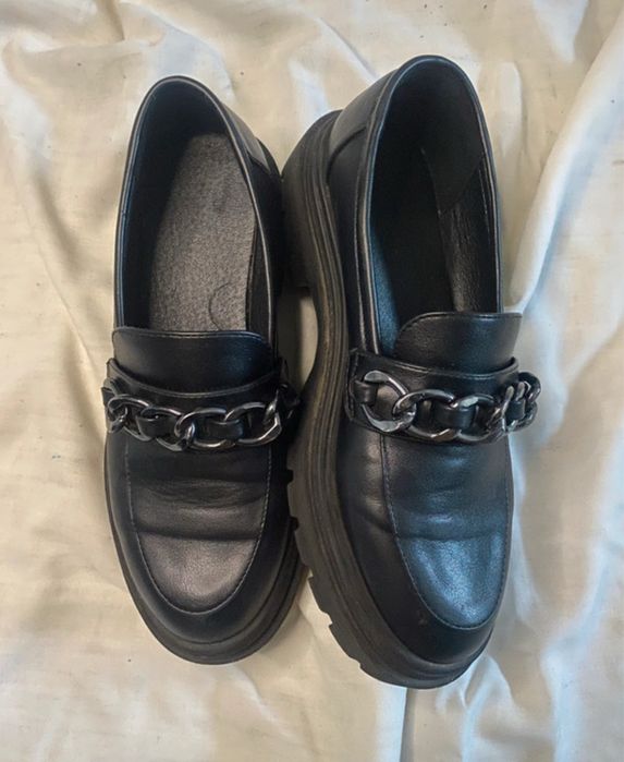 mokasyny loafersy z łańcuchem 38 czarne