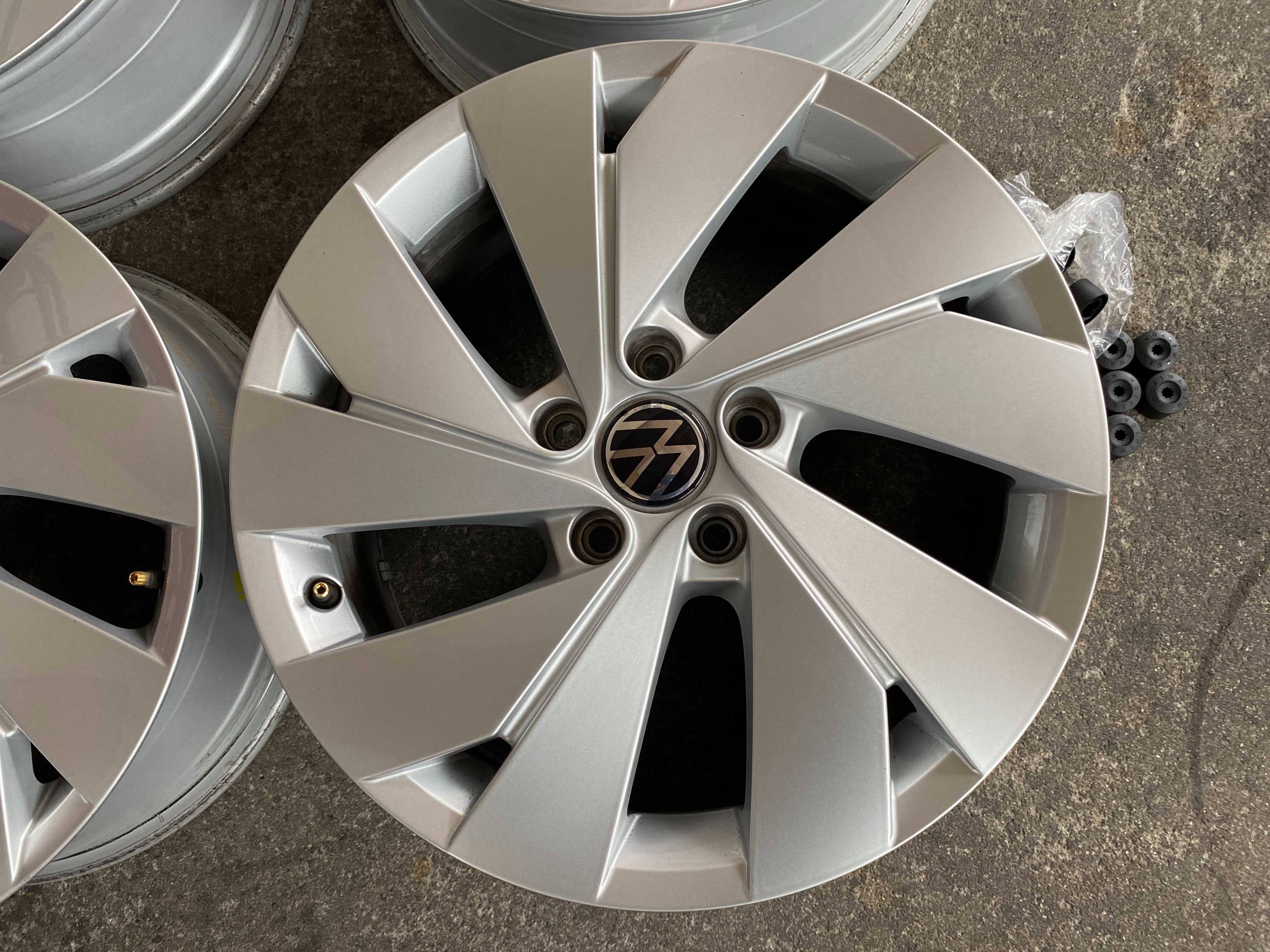 Felgi 17 VW GOLF 8 ,Touran , Eos , Jetta  6,5JX17 ET46 ORYGINALNE DEMO