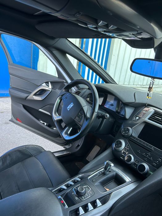 Citroën DS5 1.6 HDi 115cv 2012 – Elegante e Económico