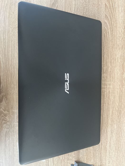 Computador para peças, ou reparação.