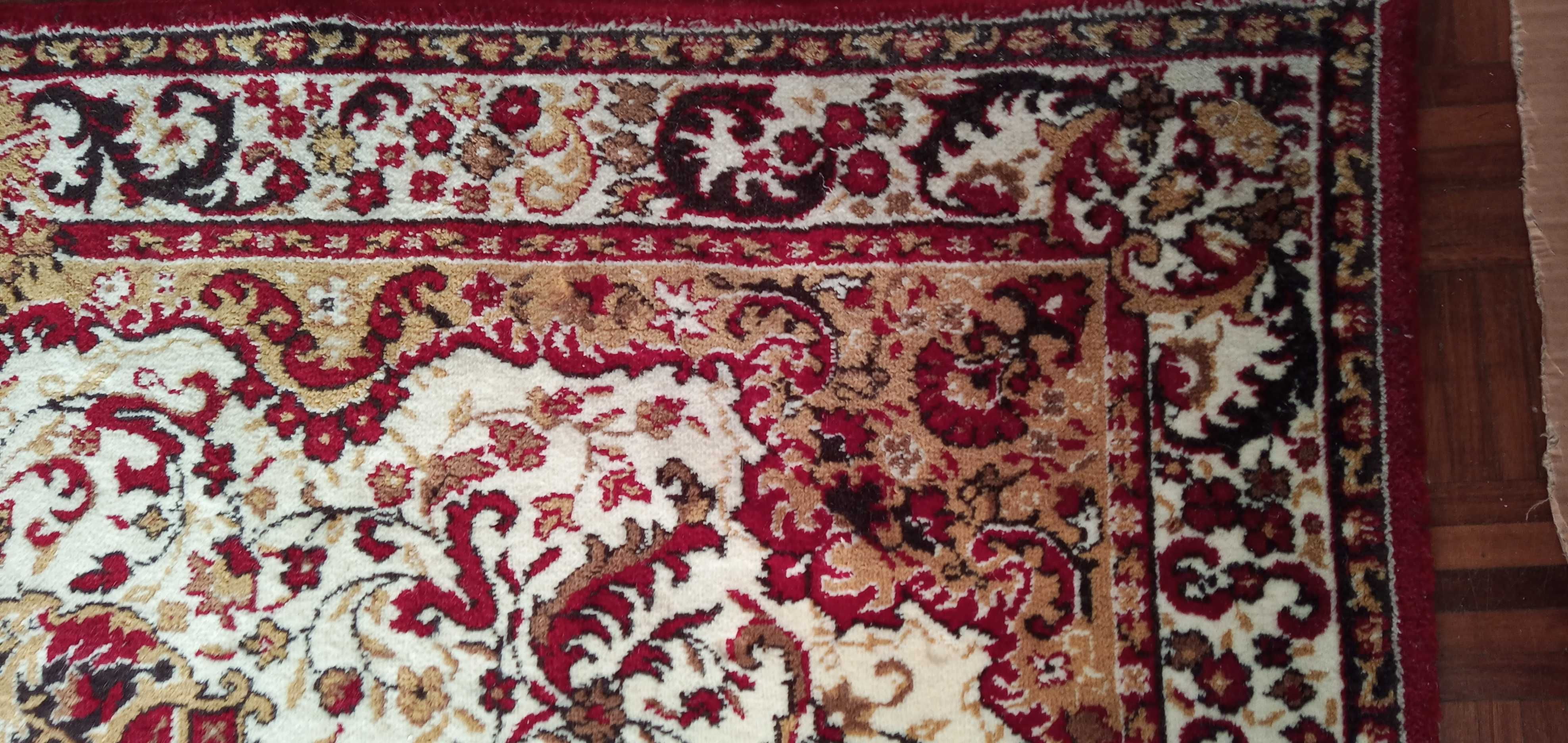 Tapete bordeaux 1,76x1,25 50€