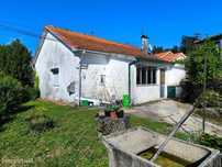 Conjunto de Moradia T2 habitavel +Casa pedra p/recuperar c/proj.+ Logr