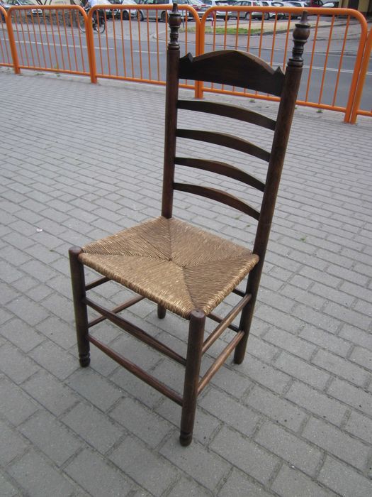 stare krzesło antyk siedzisko wyplatane z sitowia