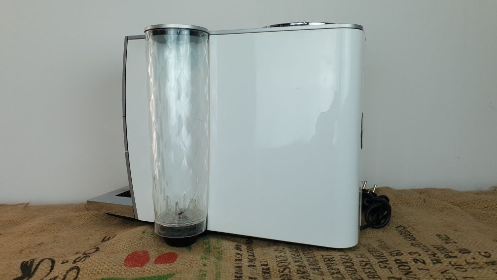Ekspres JURA ENA 8 Nordic White One Touch Cappuccino Latte