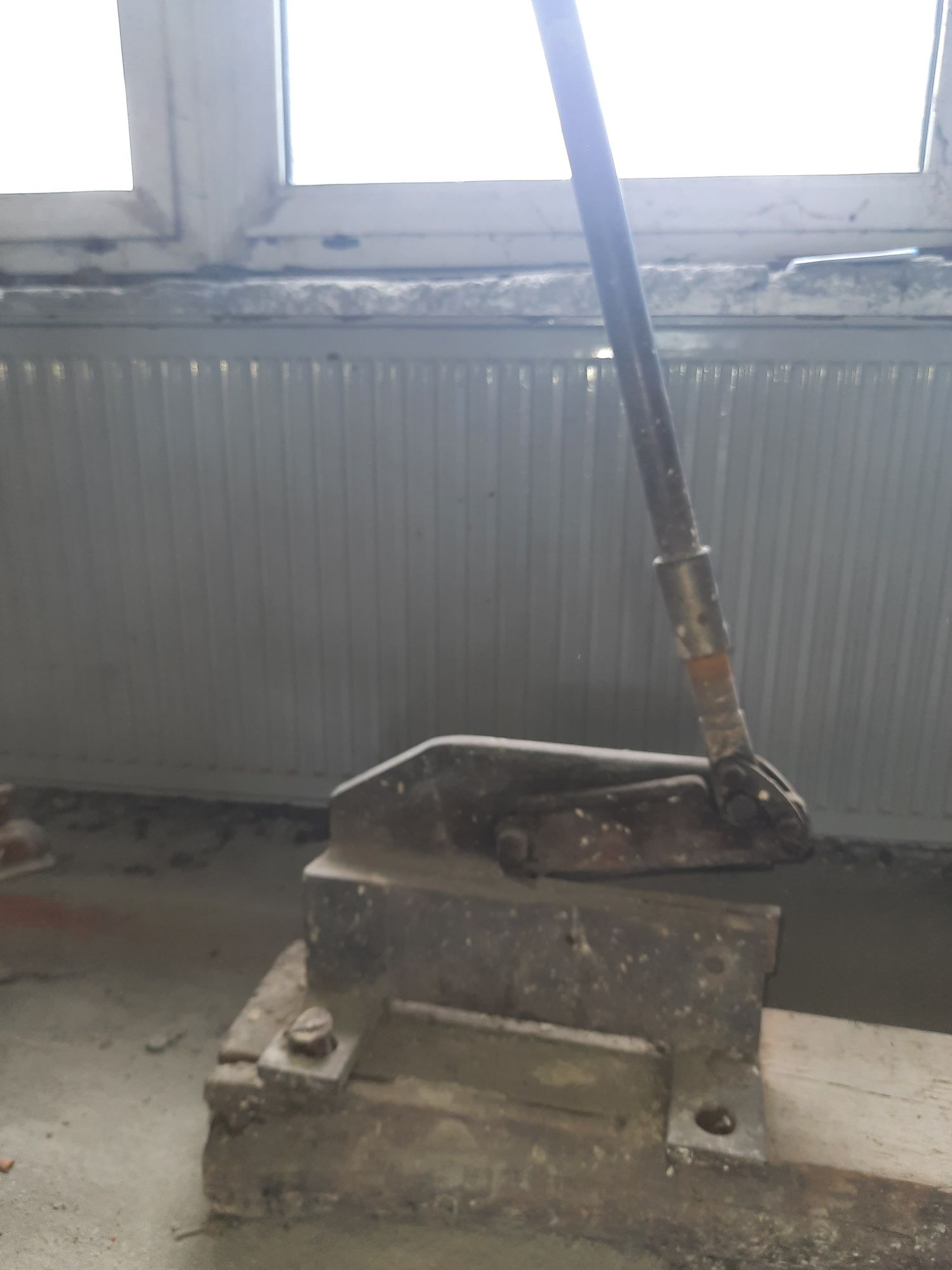 Gilotyna do cięcia blachy, metalu