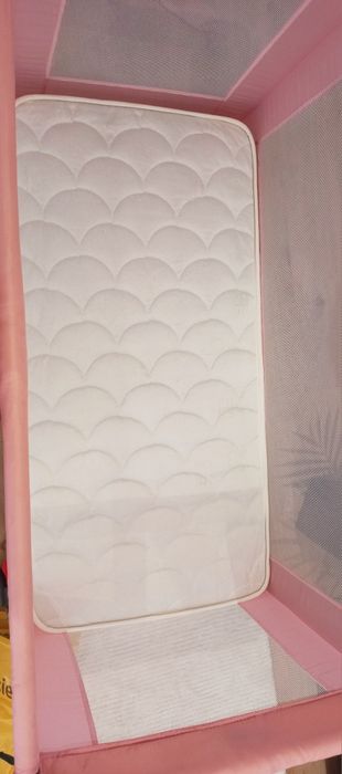 Cama de viagem zippy + colchão ortopédico de molas zippy