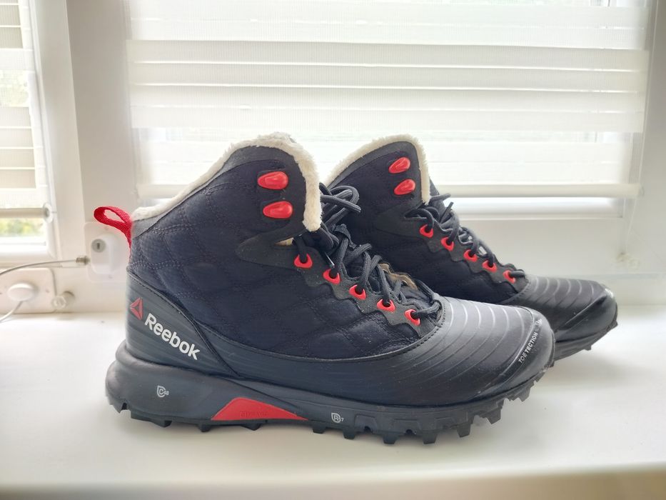 Reebok зимові жіночі кросівки 38,5