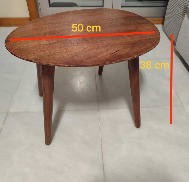 Mesa de centro de madeira biselada