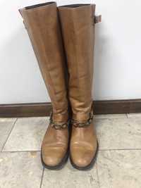 Botas camel em pele