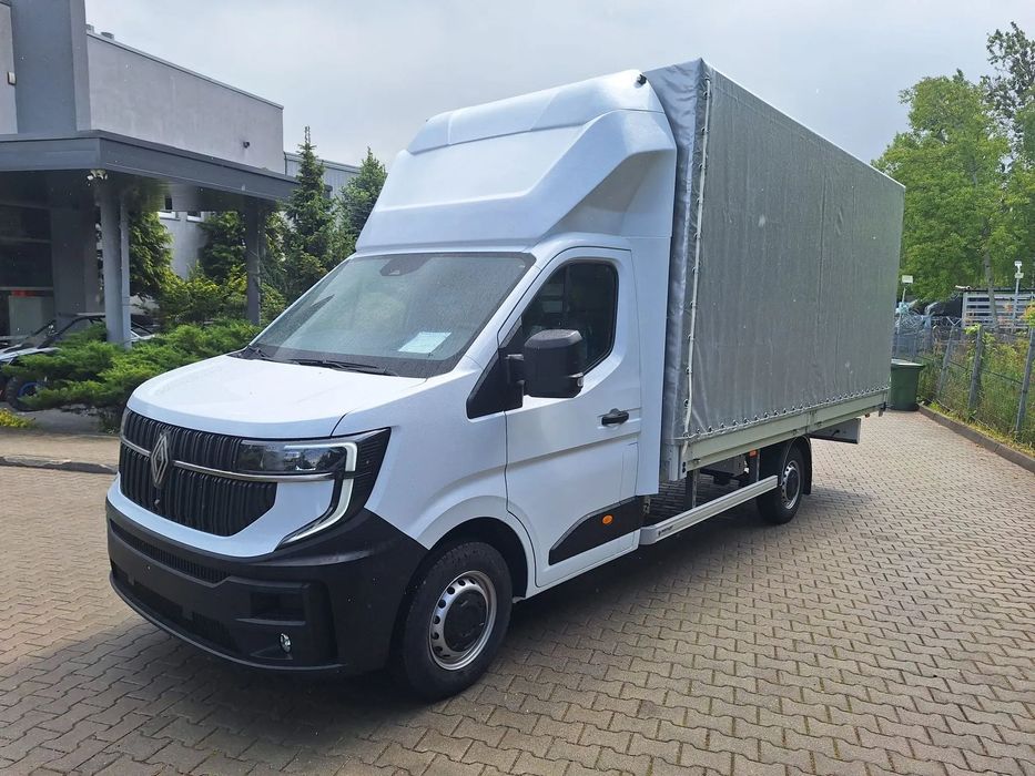 Renault Master  Plandeka 8 palet + spojler
