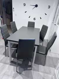 Stół rozkladany z krzeslami