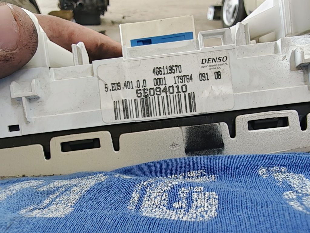 Opel Corsa D panel nawiewu klimatyzacji 5E0.94.010 i inne