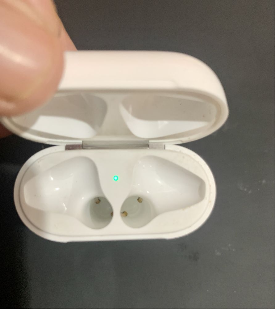 Apple airpod Оригінальний зарядний чохол