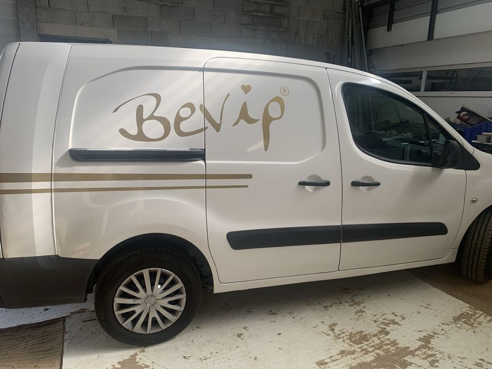 Berlingo comprida com todos os extras impecavel