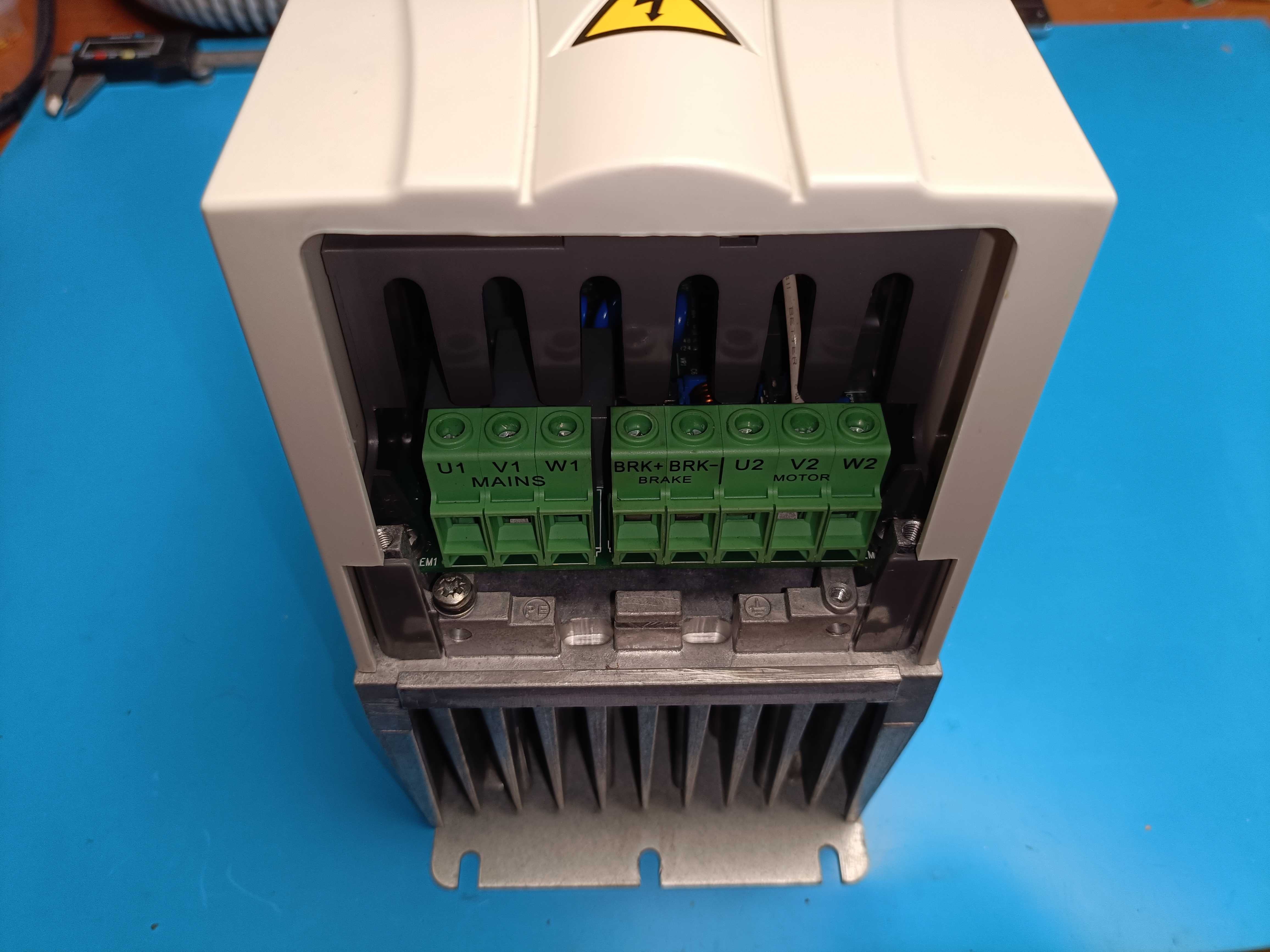 VFD variador de frequência trifásico ABB 1.1kW