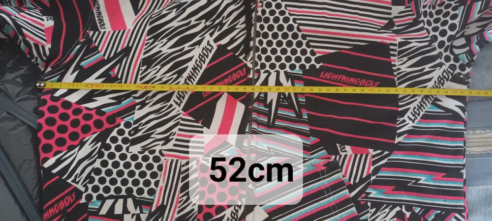 Casaco com fecho Lightning Bolt XS- medidas nas fotografias