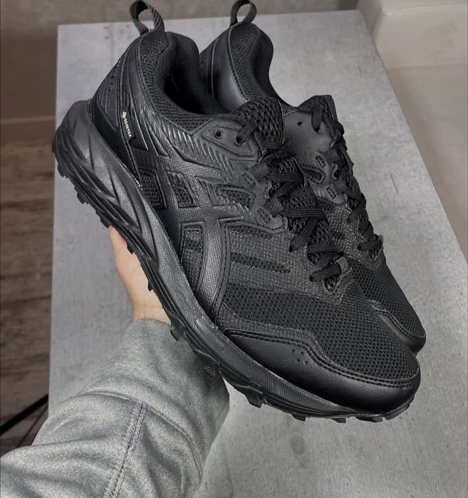 Оригінальні кросівки Asics gore-tex