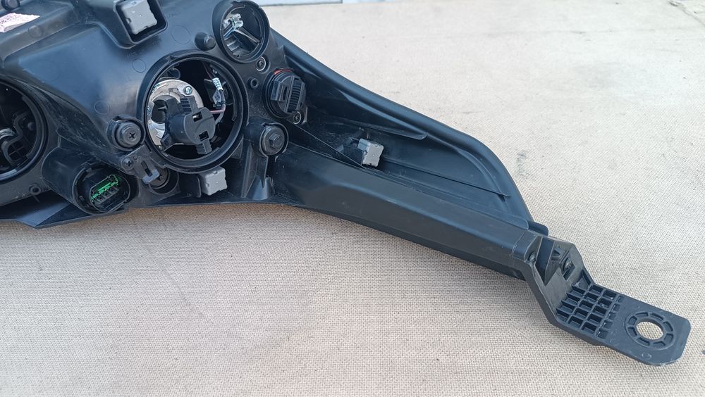 Vendo farol esquerdo de Kia Ceed ano 2021/23