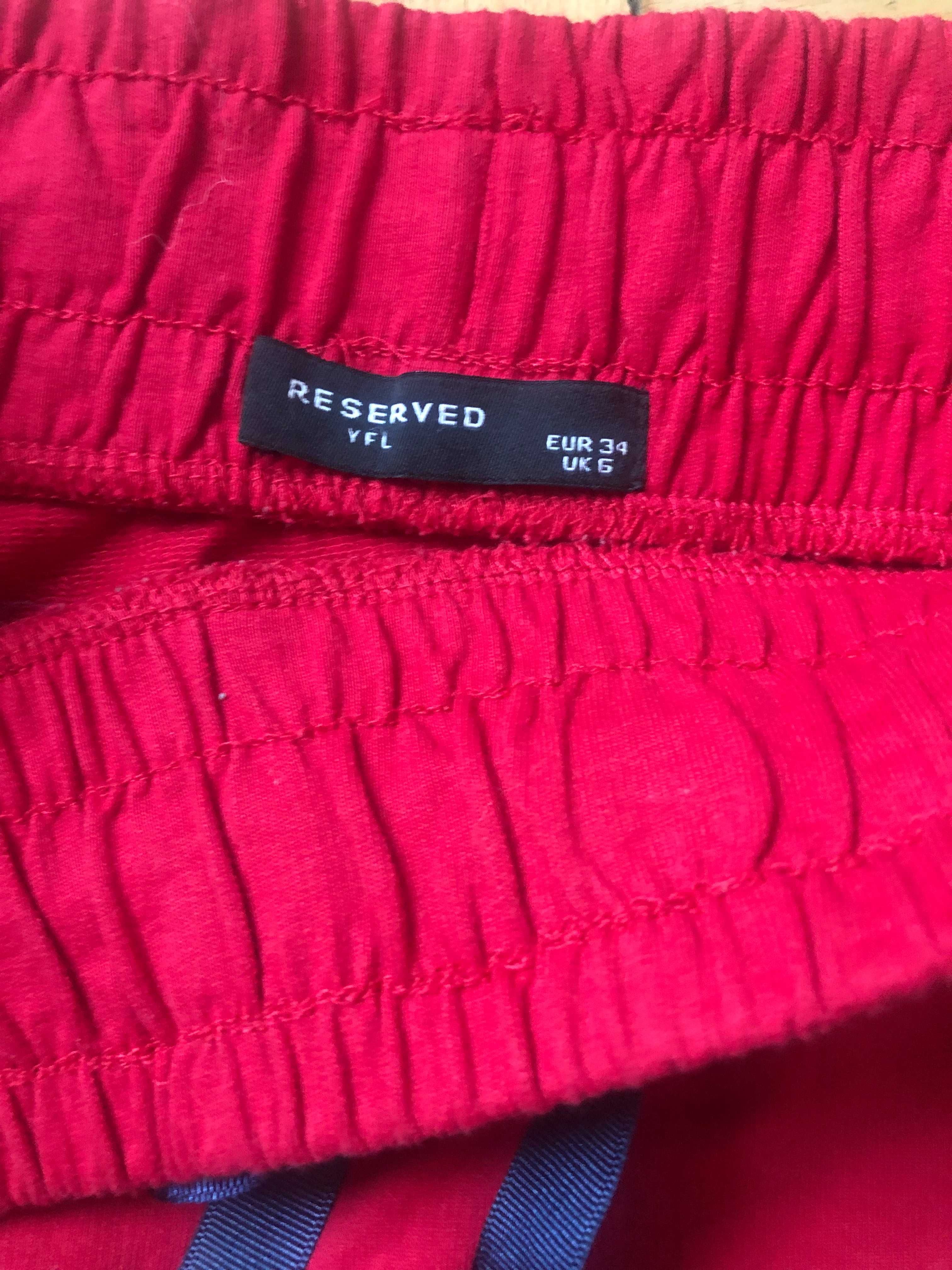 Spódniczka dresowa czerwona Reserved
