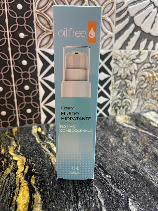 Płynny krem nawilżający do twarzy Oil Free do skóry tłustej. Deliplus