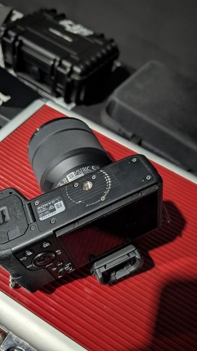 Sony A7 II Full Frame + 28-70mm + 50mm f/1.8 + bateria extra