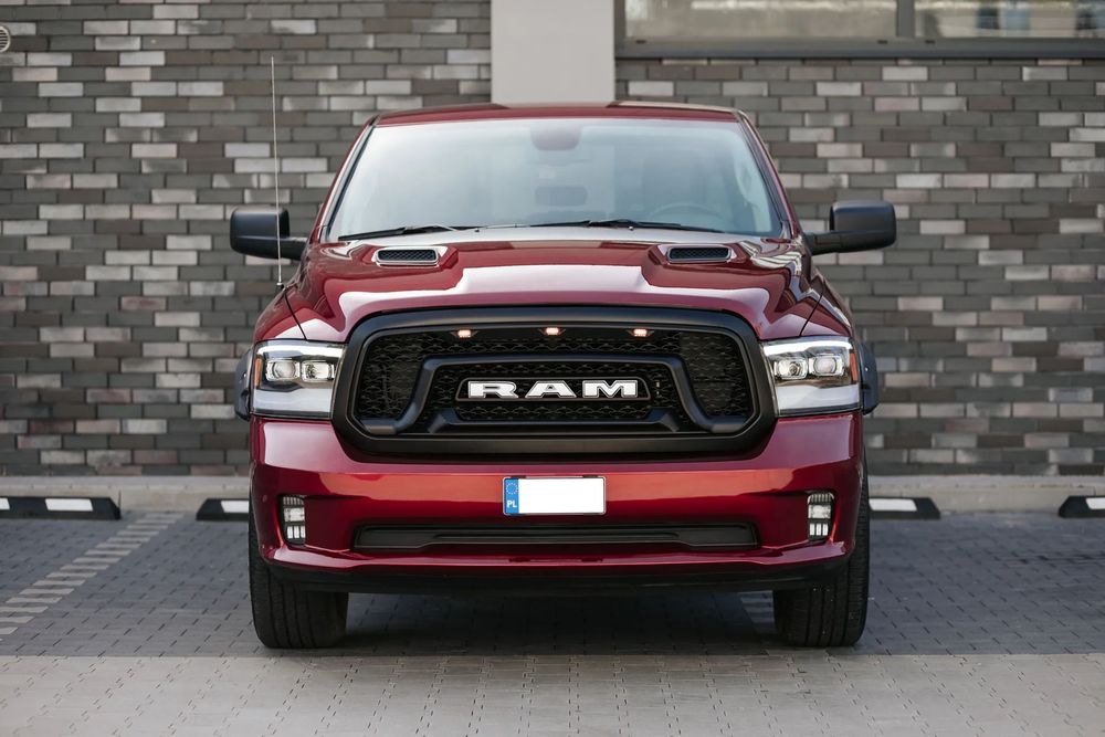 RAM 1500 Dodge RAM 1500 Classic Express 4x4 /5.7 Hemi / KANADA / Długa Paka
